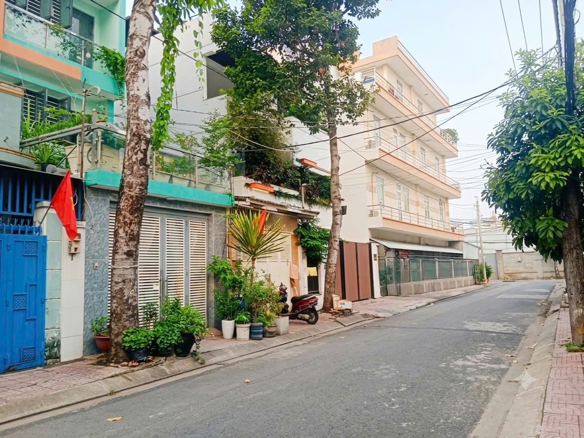 Đất đẹp 100m2 xã Bà Điểm, tiện ích xung quanh, giá tốt ngay Phan Văn Hớn