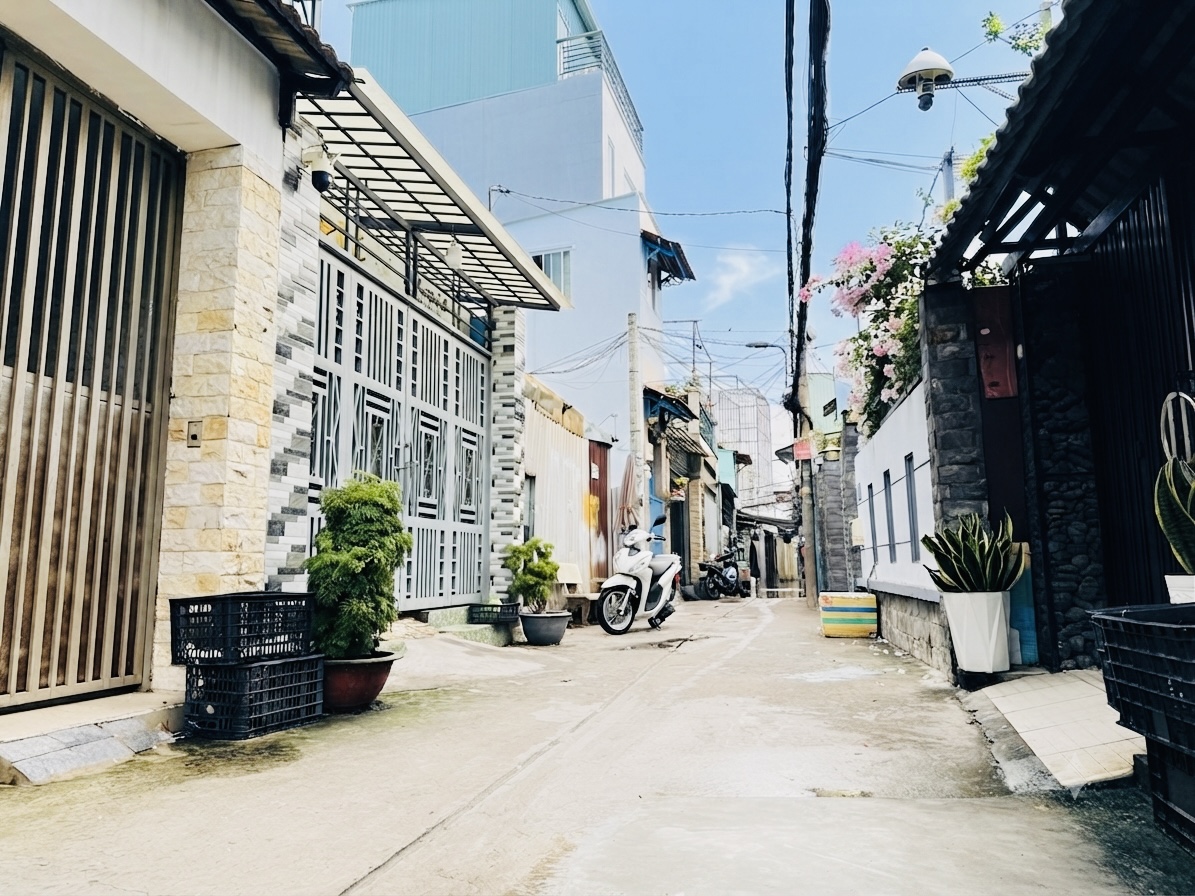 NHÀ 3 TẦNG – 38M² – GẦN PHÚ MỸ HƯNG – CHỈ 4Đ