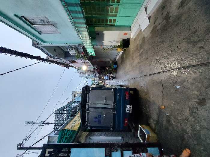 Nhà 3 tầng 4 phòng ngủ, xe hơi đỗ cửa tại quận 8