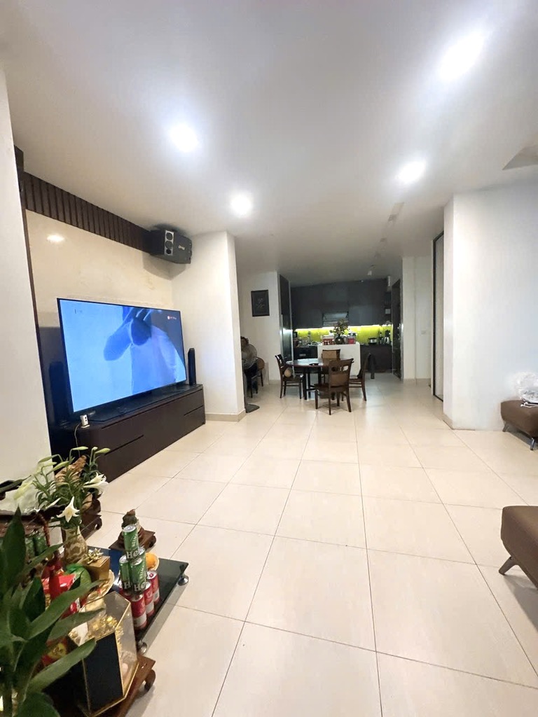Xuân La, Tây Hồ, hàng xóm Ngoại Giáo Đoàn, bán kính 500m tiện ích là vừa.