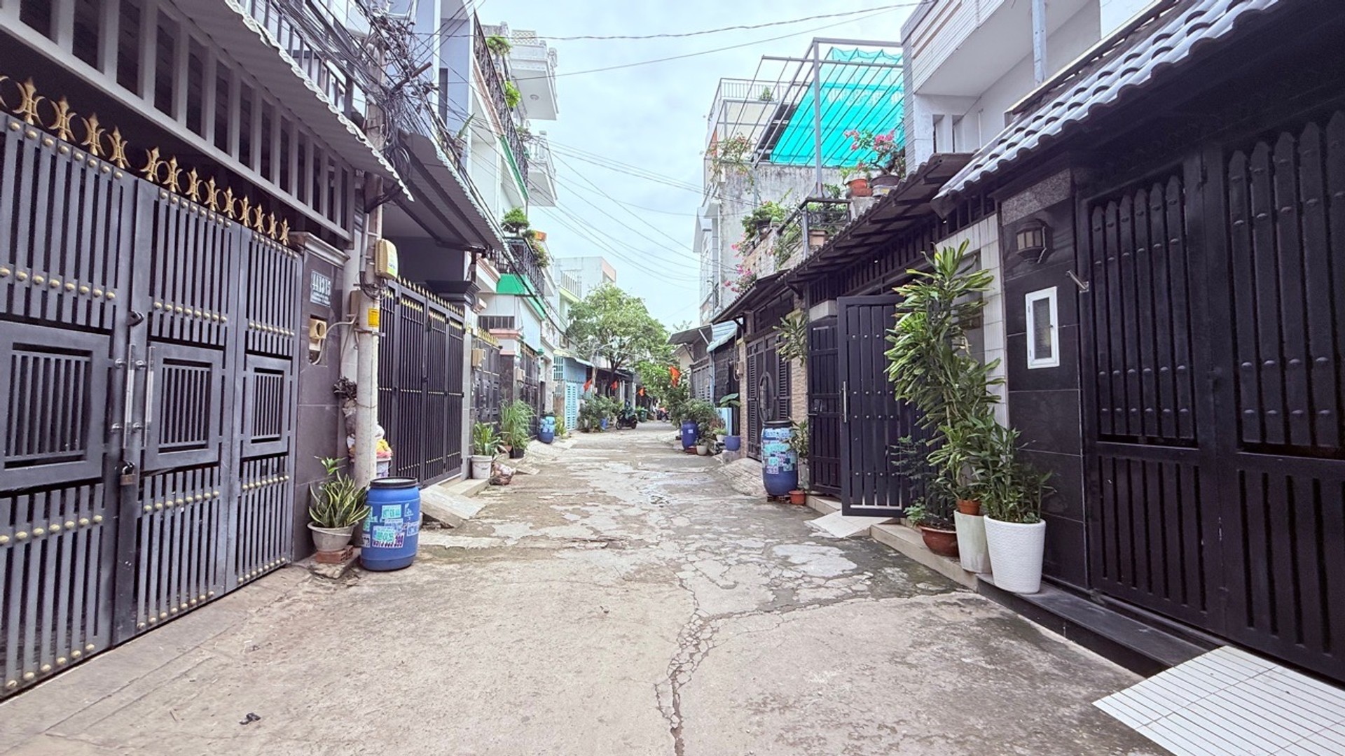 Nhà 2 tầng xinh xắn, giá tốt ngay khu Linh Xuân