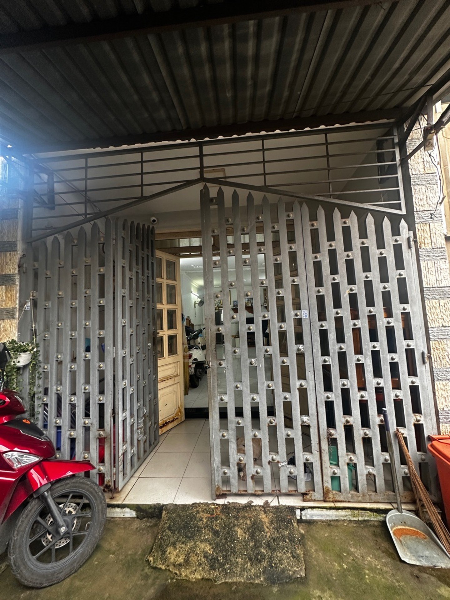 Nhà hai mặt hẻm xe tải ngay chợ Cầu quận Đông Hưng Thuận, 49,1m², 2 tầng