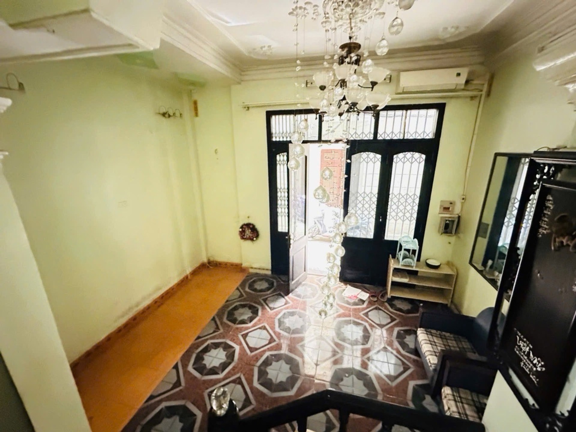 Nhà đẹp trung tâm Cầu Giấy, 3 mặt ngõ thoáng, gần ô tô