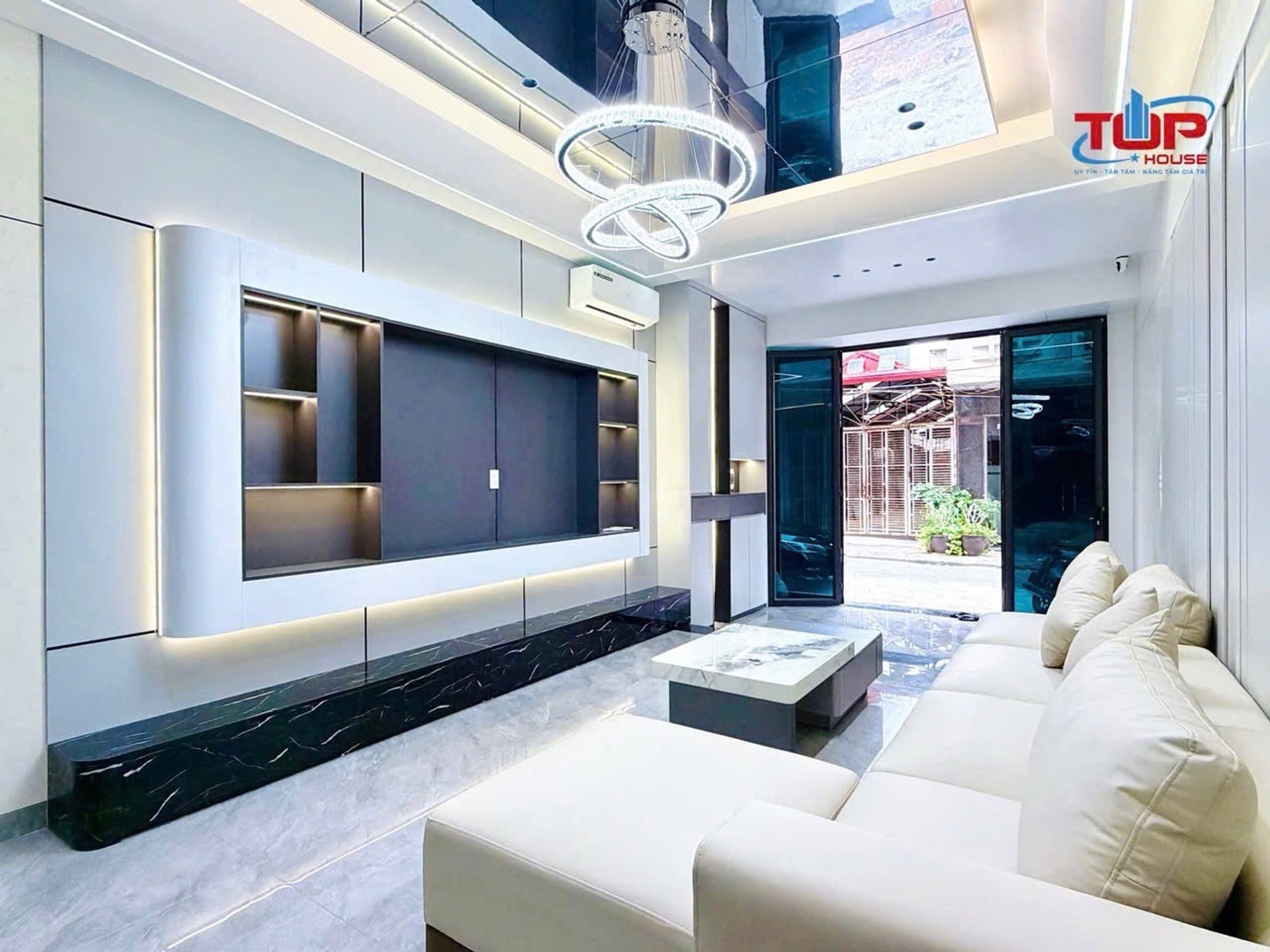Cơ Hội Vàng Sở Hữu Nhà 4 Tầng Thang Máy Khu Phân Lô Cao Cấp Lê Lợi