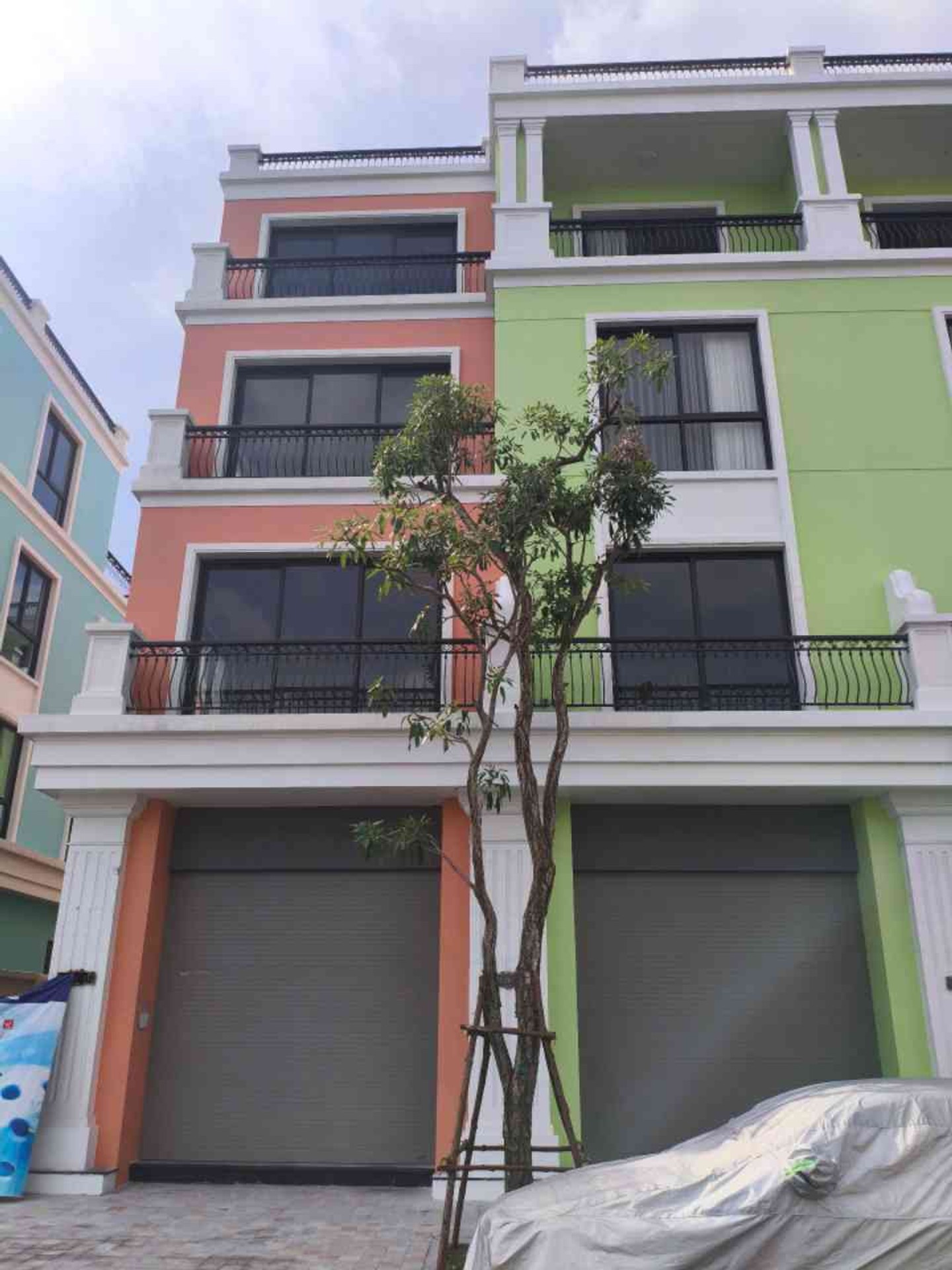 Nhà mặt phố 4 tầng với thiết kế sang trọng tại khu đảo Vũ Yên, Hải Phòng