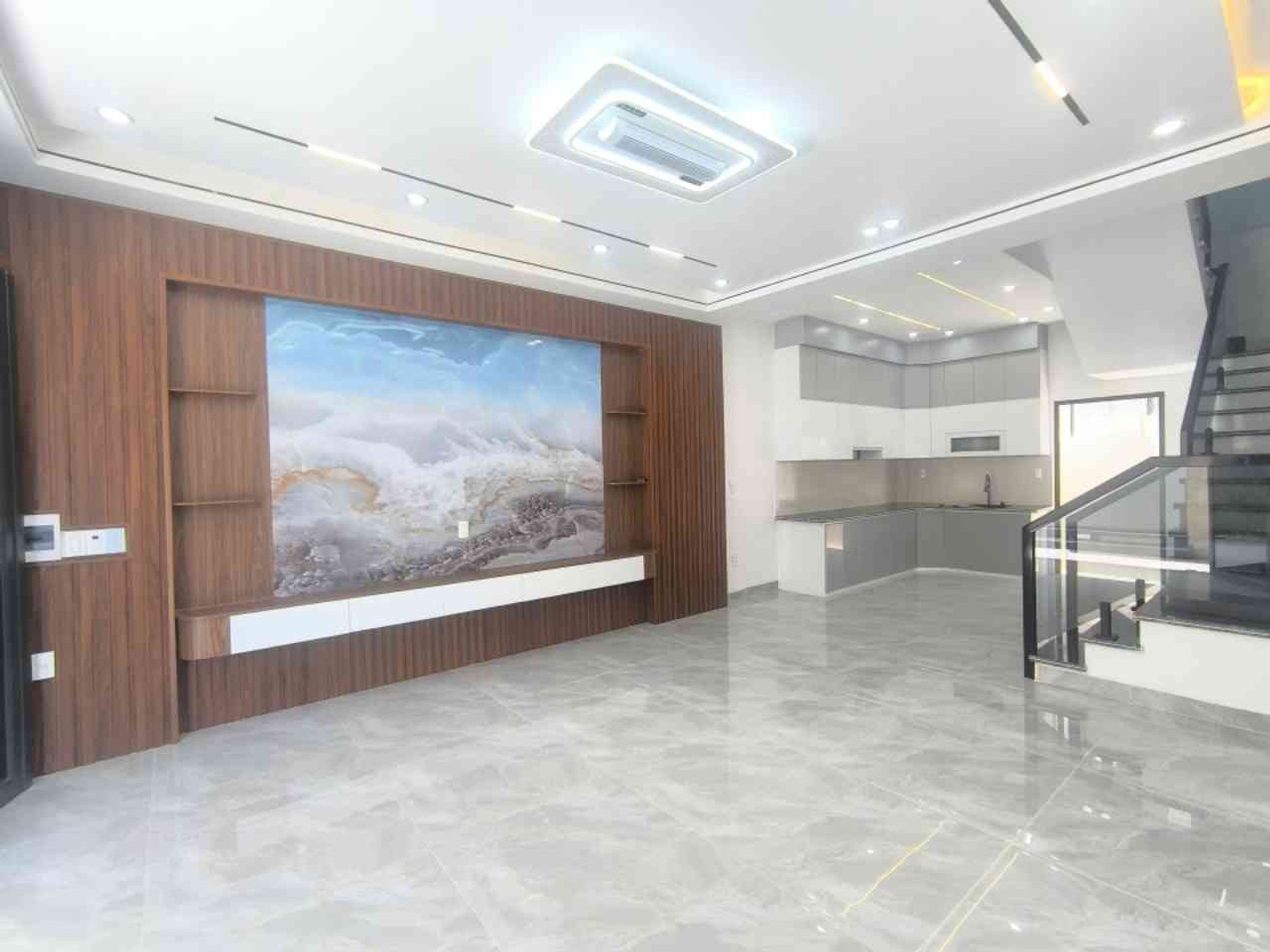 Nhà Riêng Hiện Đại 3 Tầng Hướng Bắc Tại Khu Phát Triển Nhanh