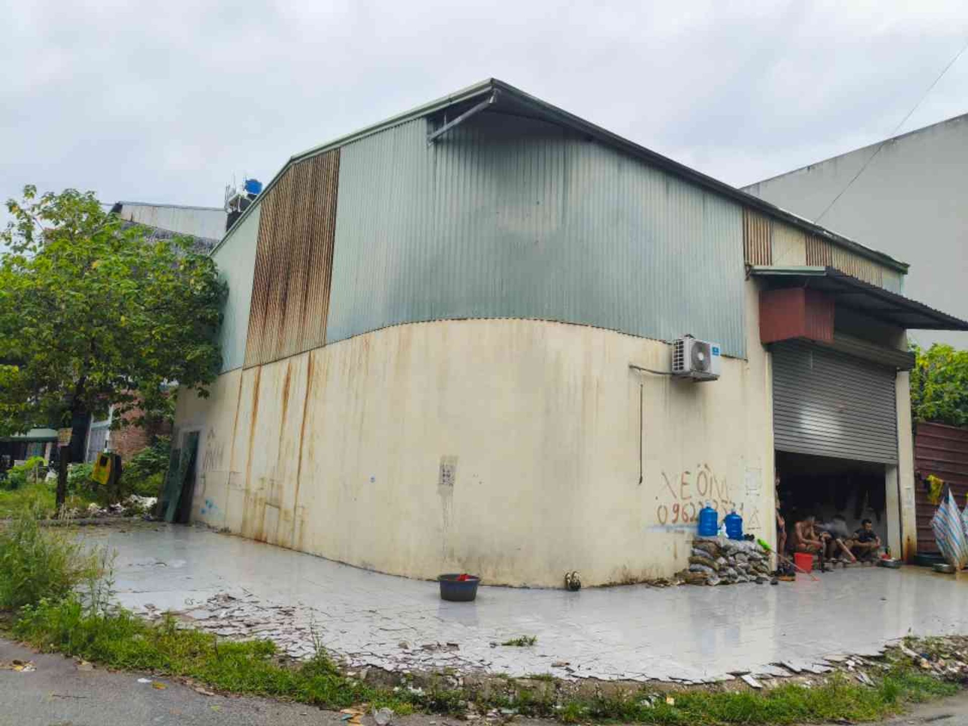 Bán kho xưởng diện tích 77m2 khu tái định cư Nguyễn Văn Cừ, giá tốt