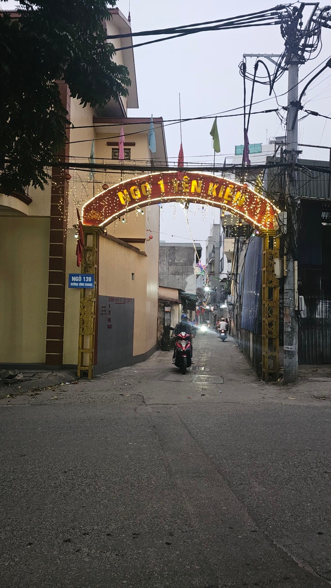 Nhà mới tinh, trứớc nhà ô tô tránh, cơ hội sở hữu hiếm có tại Ngọc Hồi