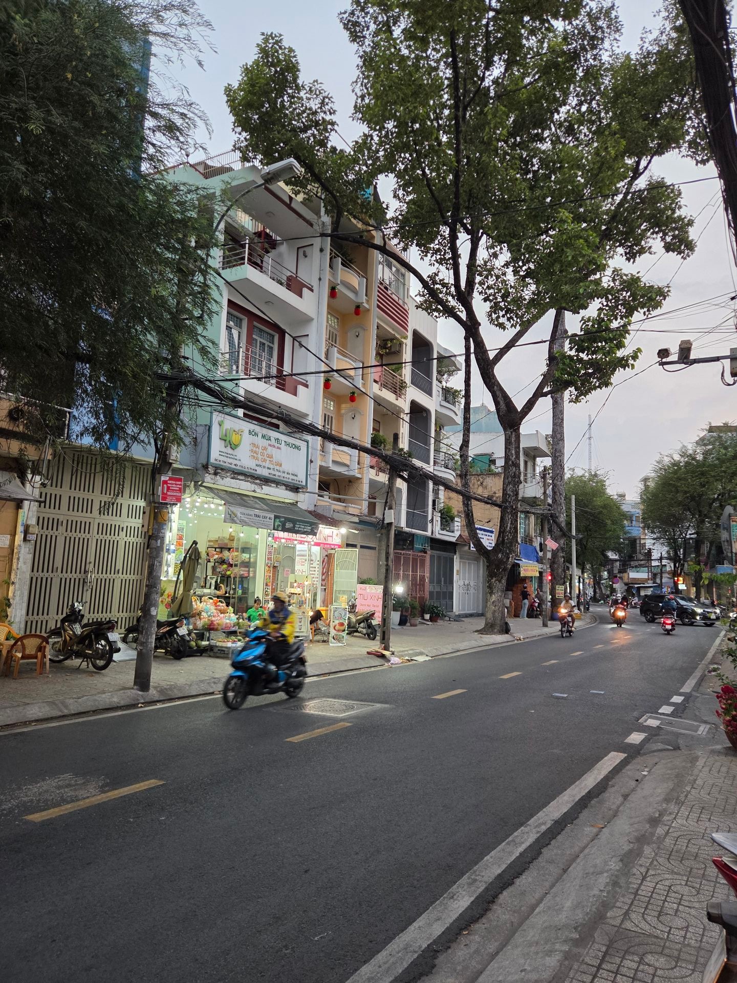 Nhà mặt phố Tôn Thất Hiệp kinh doanh cực đỉnh, rộng 74m2