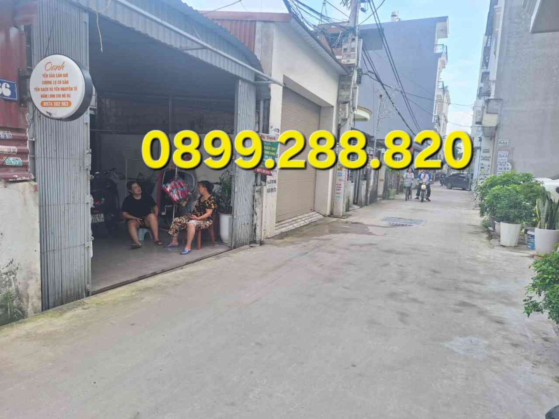 Nhà kèm đất rộng, chốn an yên giữa phố đông