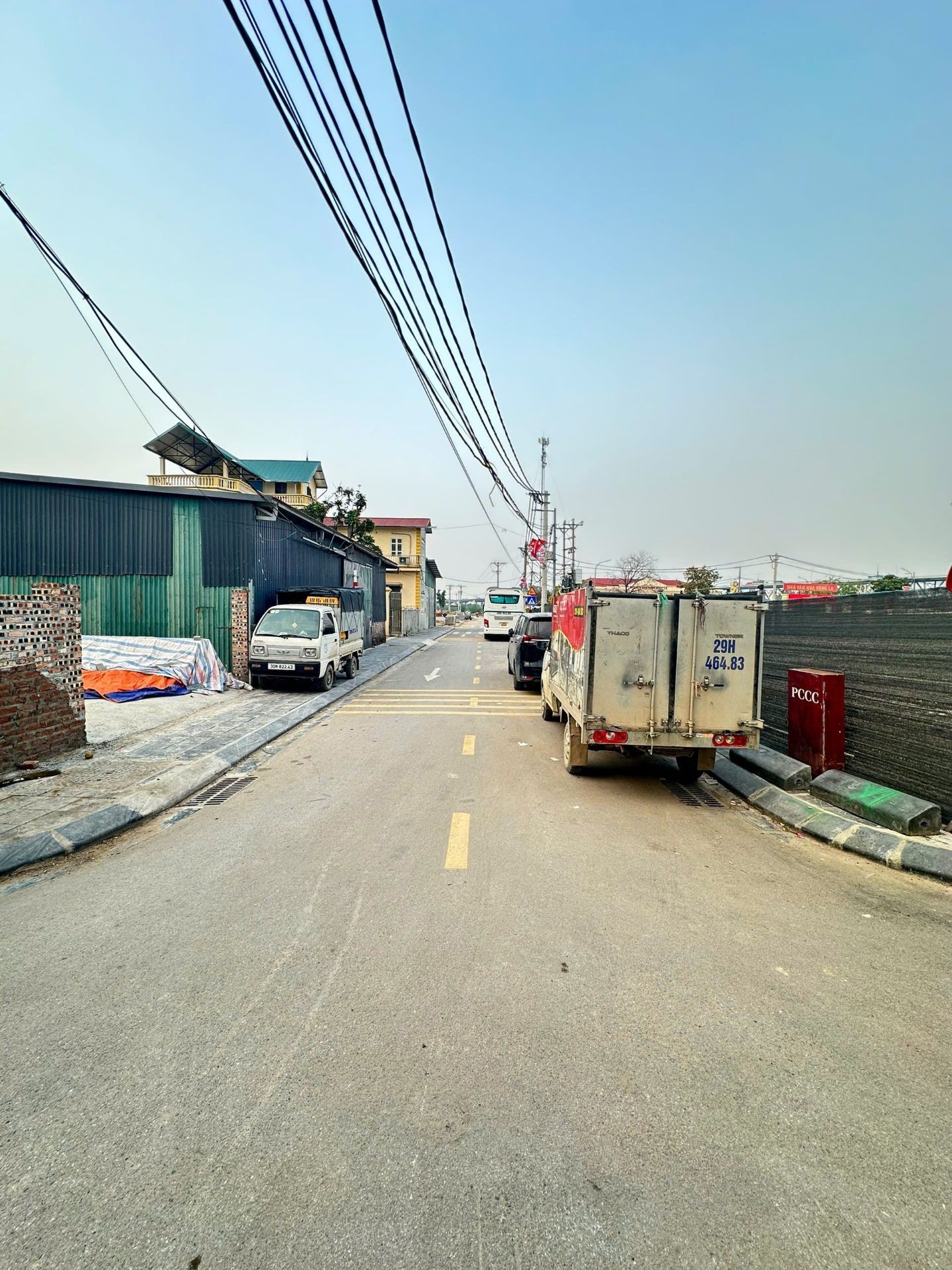 Nhà 2 tầng kiên cố tại Thôn Võng La, Đông Anh, view công viên, gần cầu Thăng Long