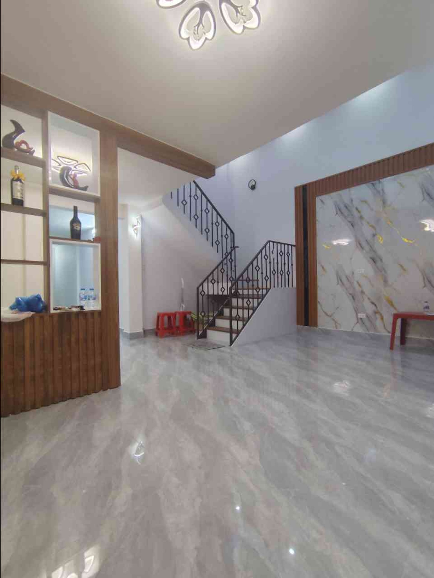 Cơ Hội Sở Hữu Nhà Ngõ 313 Phố Đà Nẵng Vị Trí Đẹp, Tiện Ích Đầy Đủ