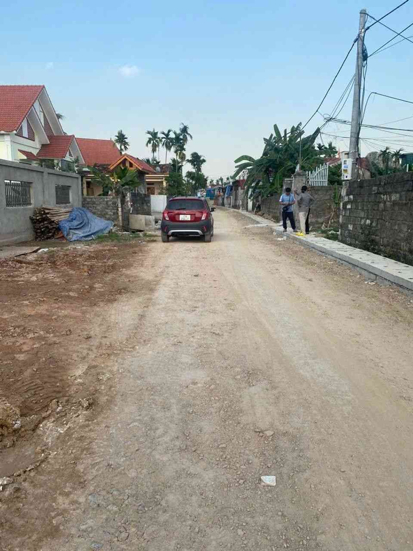 Đất vuông vắn mặt tiền rộng hướng Đông Nam tại khu dân cư sầm uất