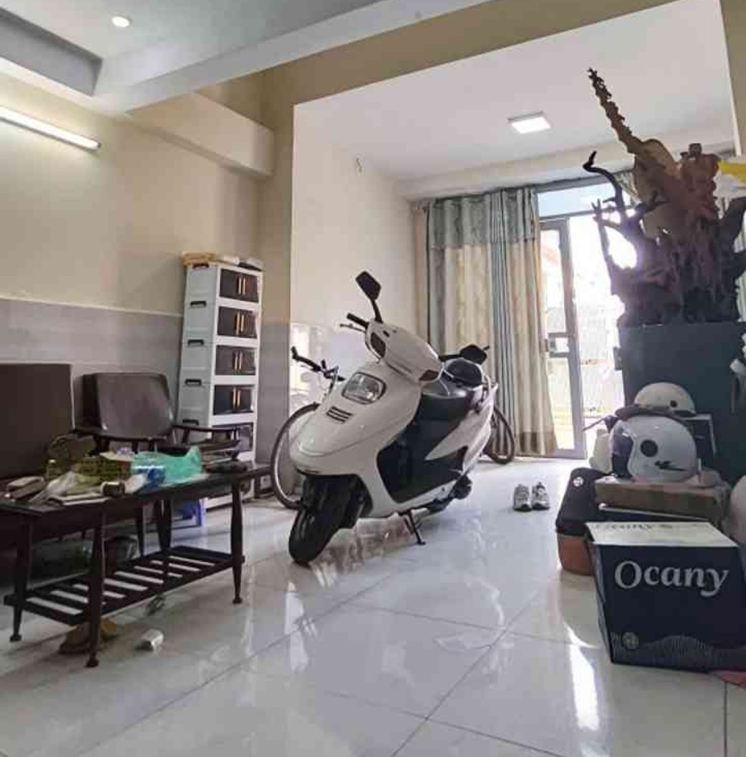 Bán nhà 4 tầng - Kinh Dương Vương - Bình Tân - DT: 50m² - 5 Phòng ngủ