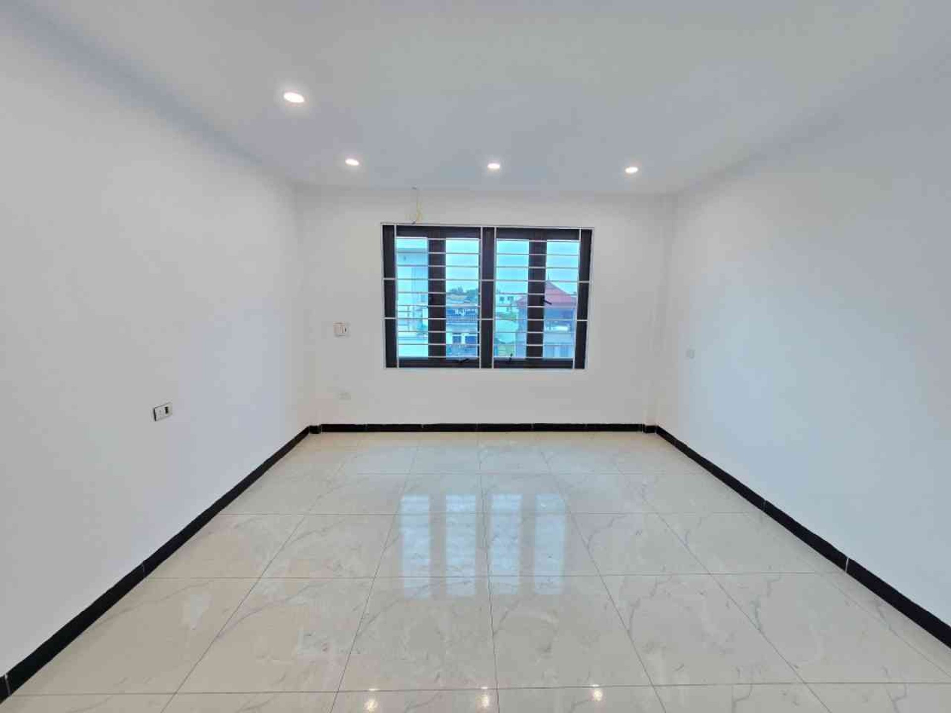 Bán nhà 5 tầng Thang máy, Ngũ hiệp, Thanh Trì, Hà Nội.