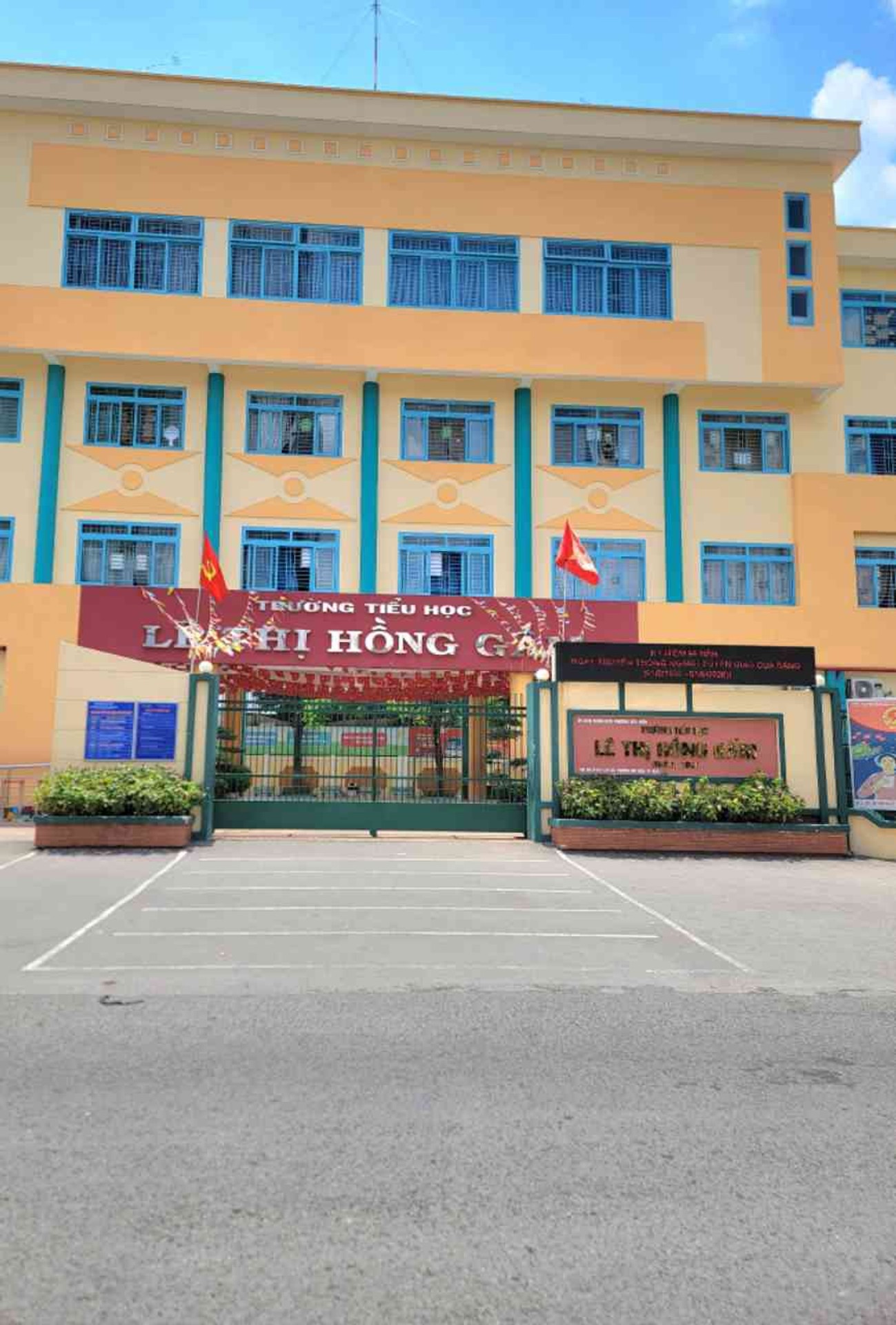 Bán nhà hẻm ôtô Ni Sư Huỳnh Liên, Tân Bình 2PN 2WC