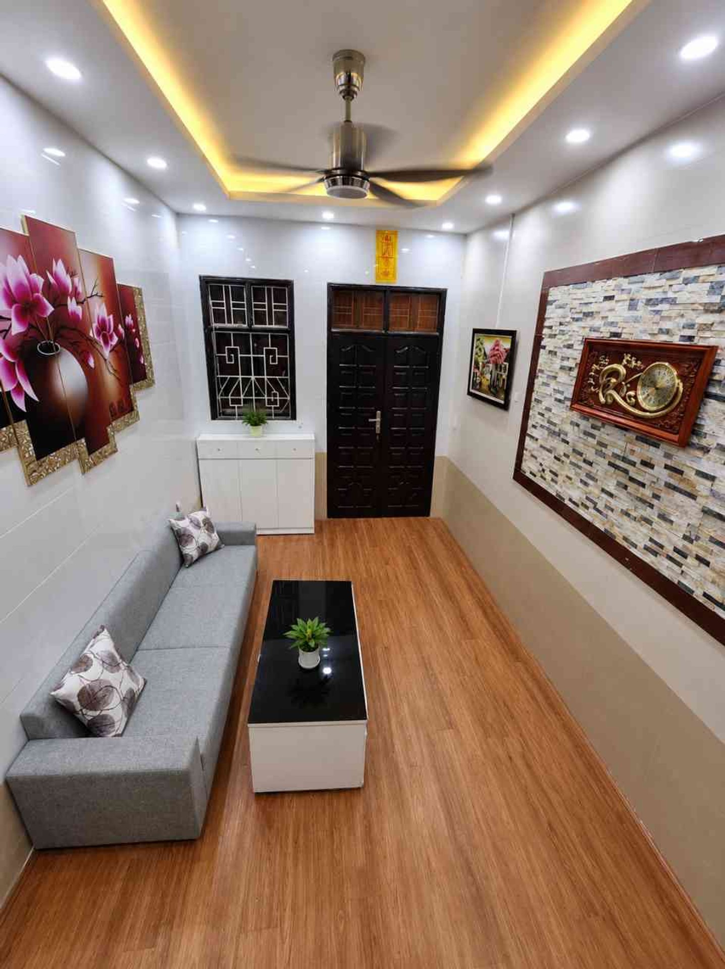 Bán nhà 4 tầng diện tích 30.3m2 tại Khương Trung, giá 7.45 tỷ