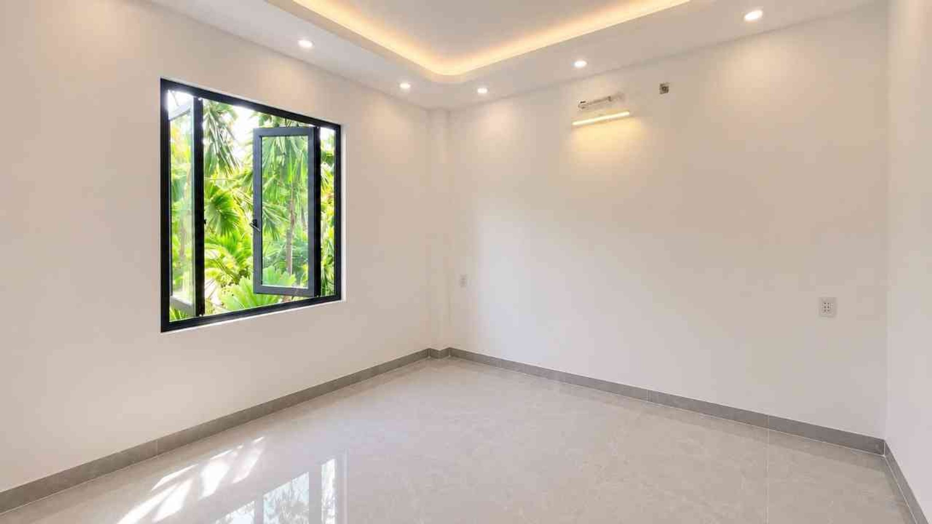 Bán nhà riêng 4PN 5WC 4 tầng diện tích 53.5 m² phường Thạnh Xuân Q12 có sổ hồng