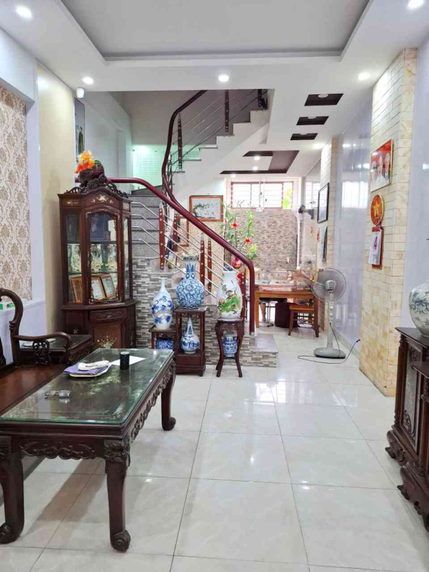 Nhà 3 tầng thoáng mát, ngõ thông ra Aeon tiện lợi