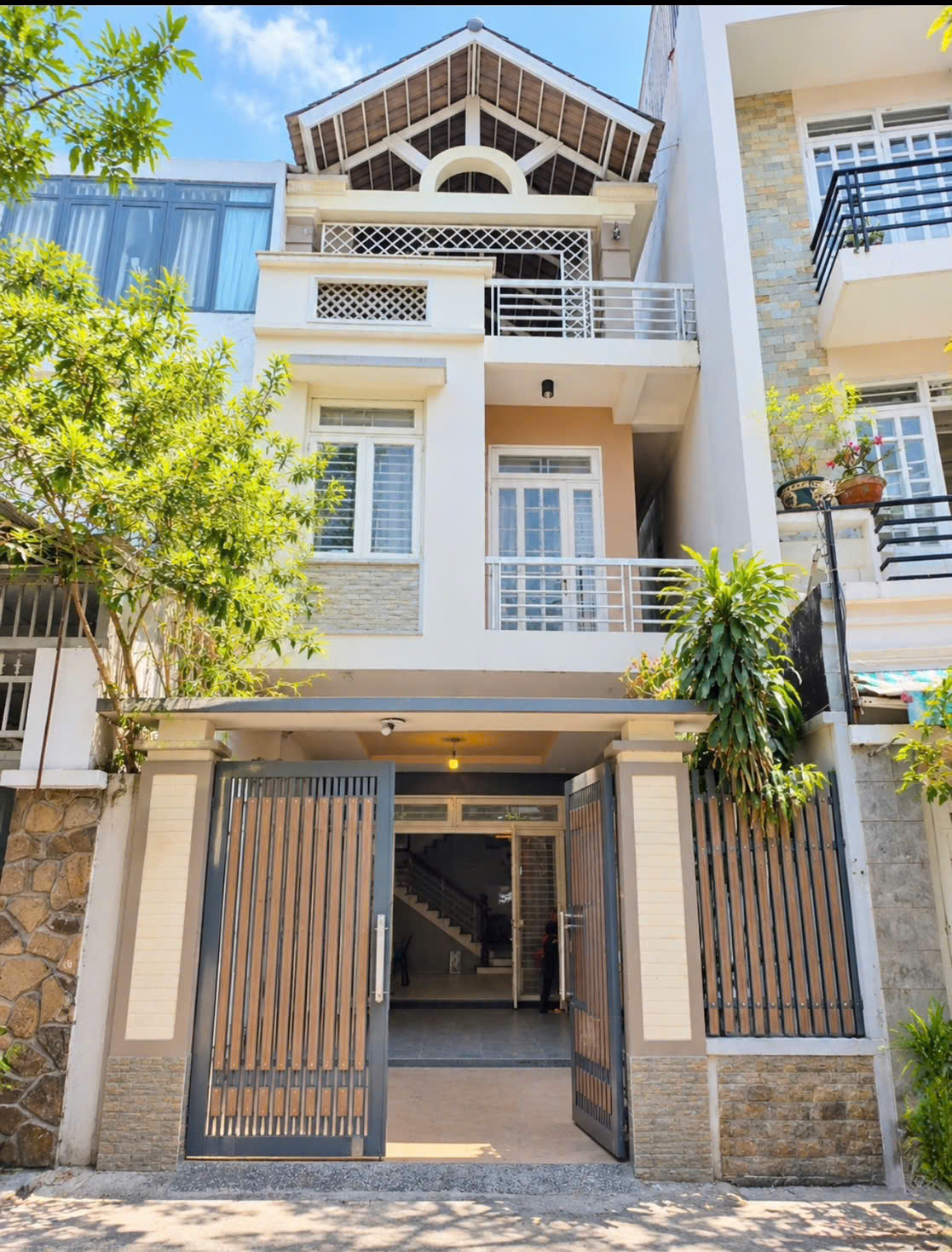 DIỆN TÍCH KHỦNG 133M² - BIỆT THỰ MINI ĐƯỜNG NHỰA 8M SÁT PHẠM VĂN HAI - VƯỢNG KHÍ NỞ HẬU (136)