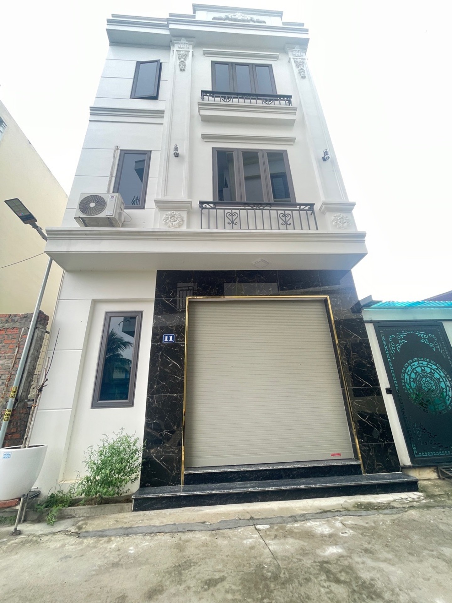 Nhà riêng tân cổ điển 3 tầng tại khu vực Kiều Đông - Hồng Thái, An Dương