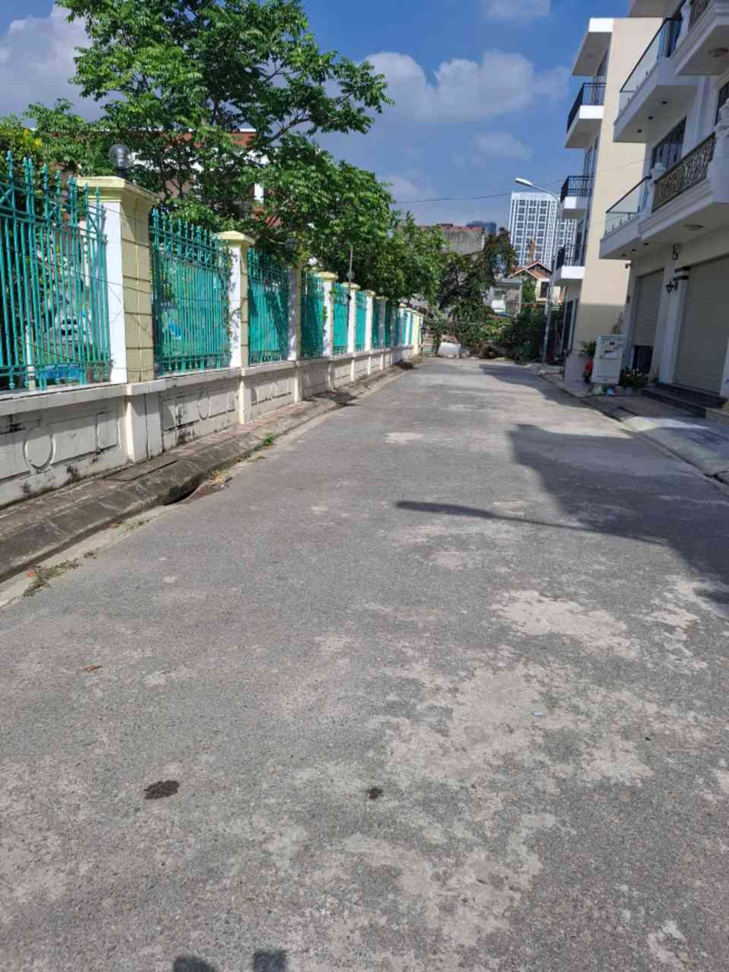 Nhà mặt phố 6 tầng sang trọng gần trường học thuận tiện sinh hoạt