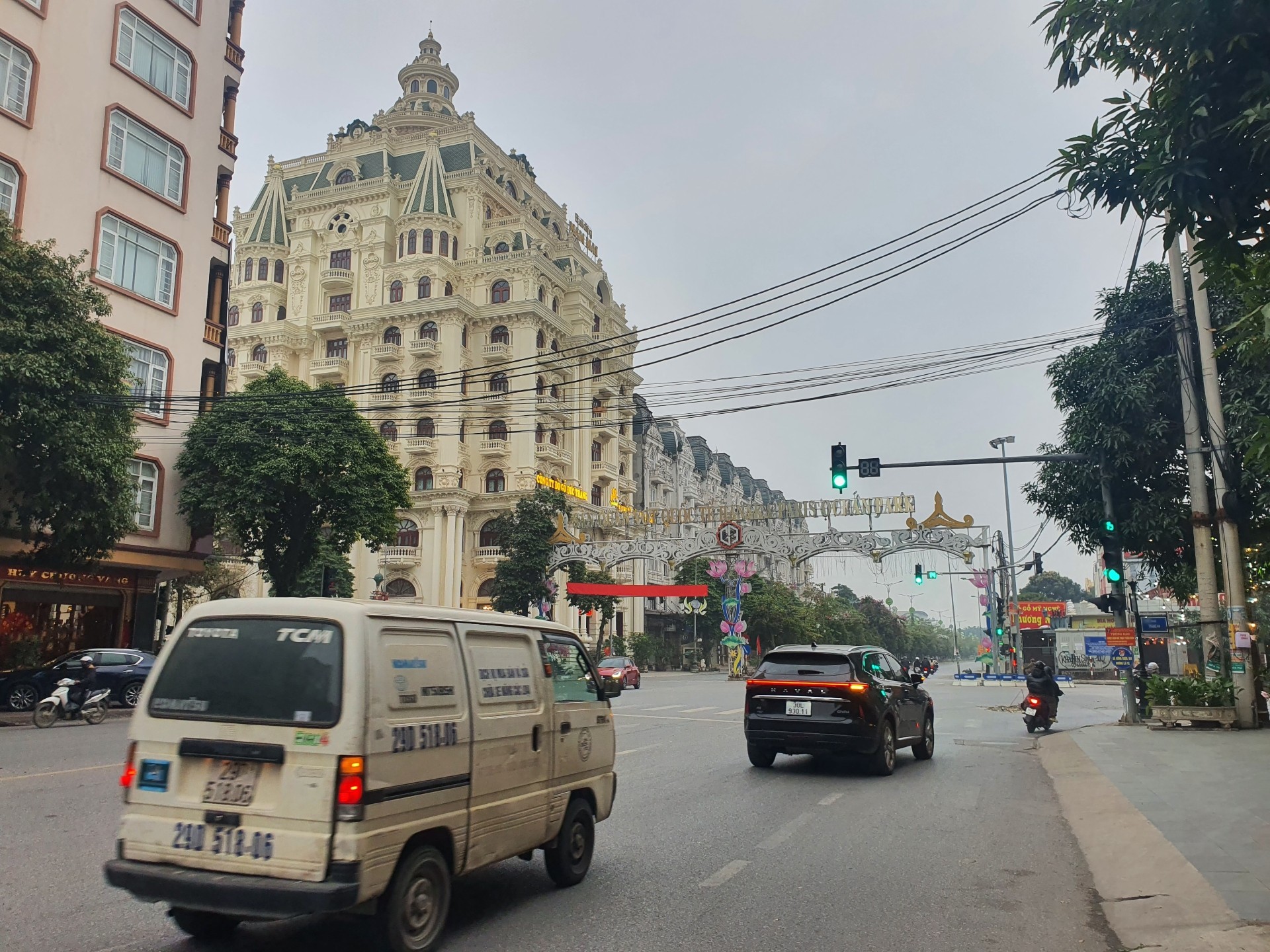 Bán đất mặt ngõ phố Di Tích, đất đẹp, vị trí thuận tiện tại Đồng Kỵ