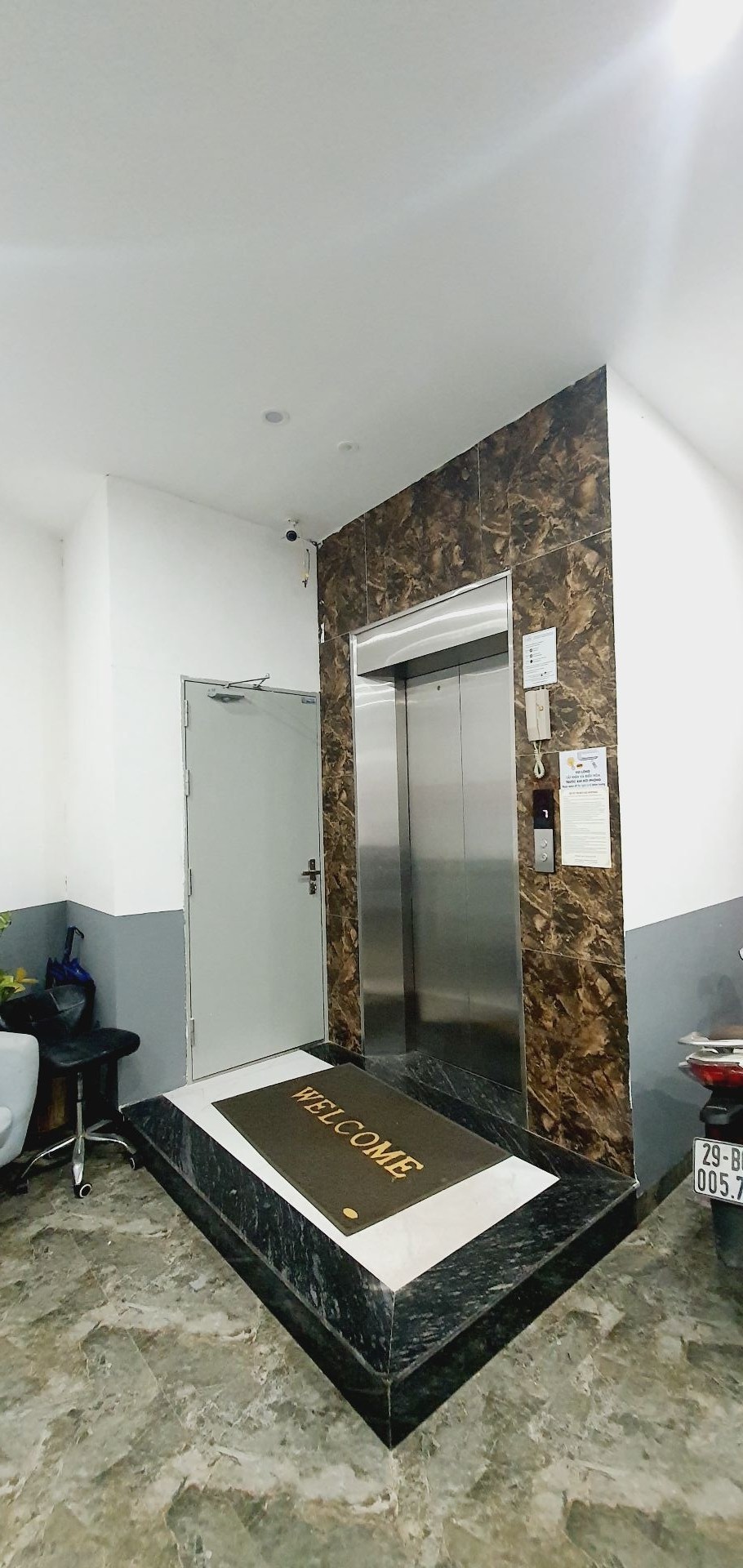 Bán nhà 8 tầng 12 phòng tại Trích Sài, Tây Hồ, giá 25 tỷ