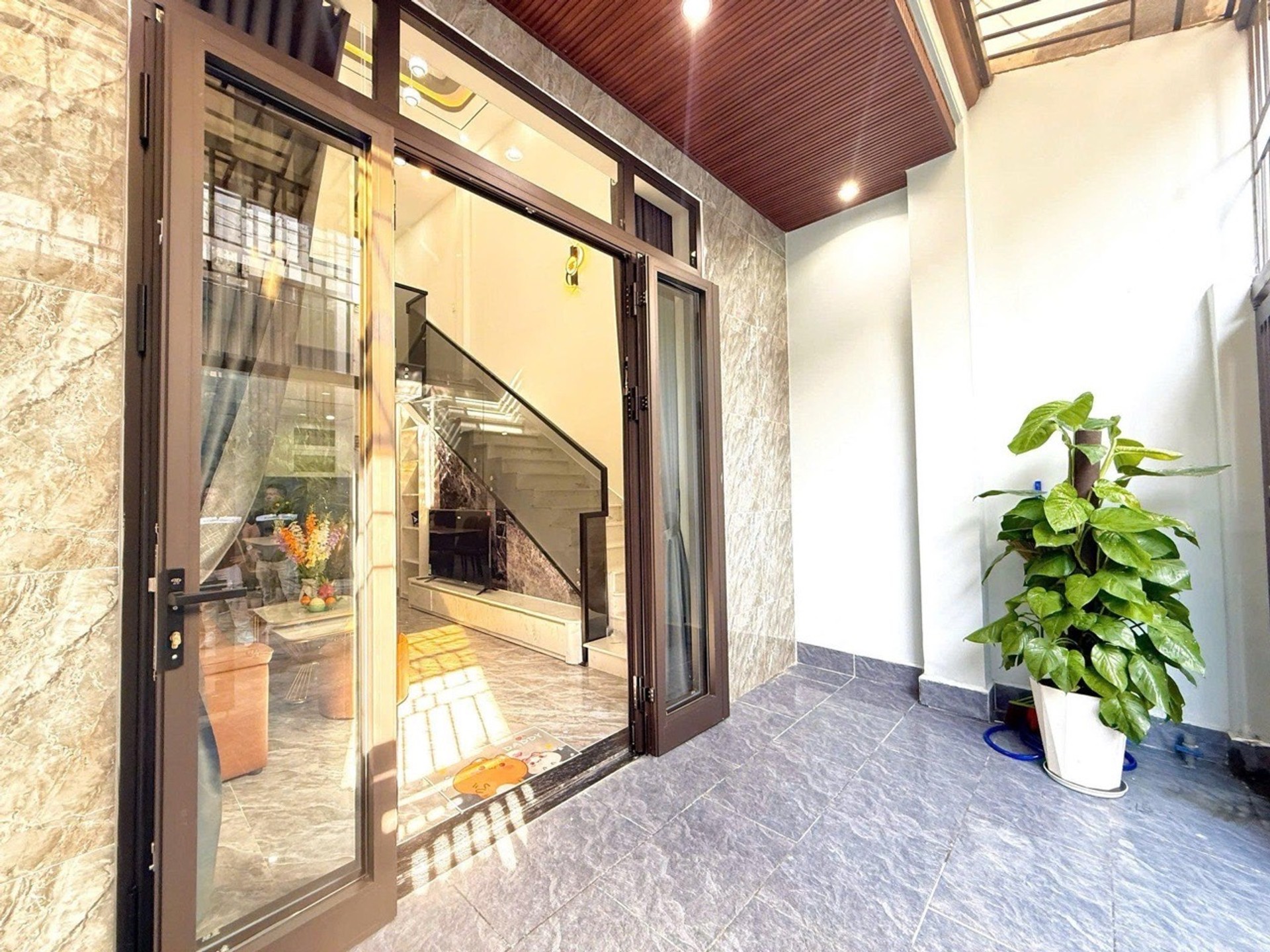 🏠 Nhà mới, ô tô đậu ngày - đêm khu Tôn Đản
