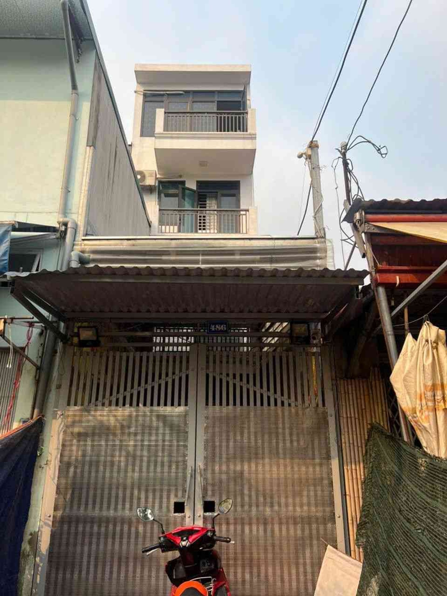 Nhà mặt phố kinh doanh sầm uất, hai mặt đường, thang máy tại Chợ Hàng, Hải Phòng
