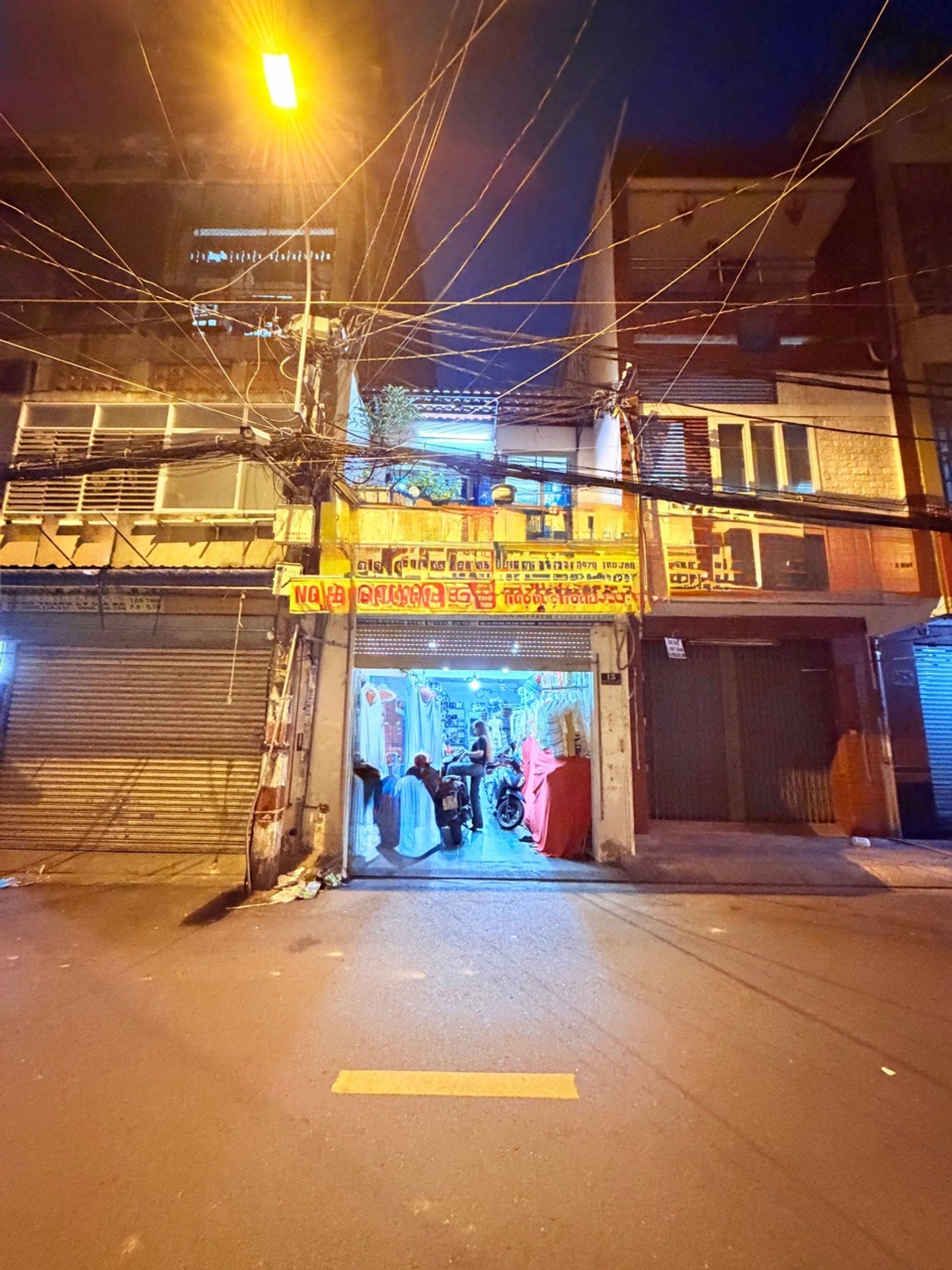 Mặt tiền kinh doanh sầm uất gần chợ Tân Bình, nhà 2 tầng đúc chắc chắn
