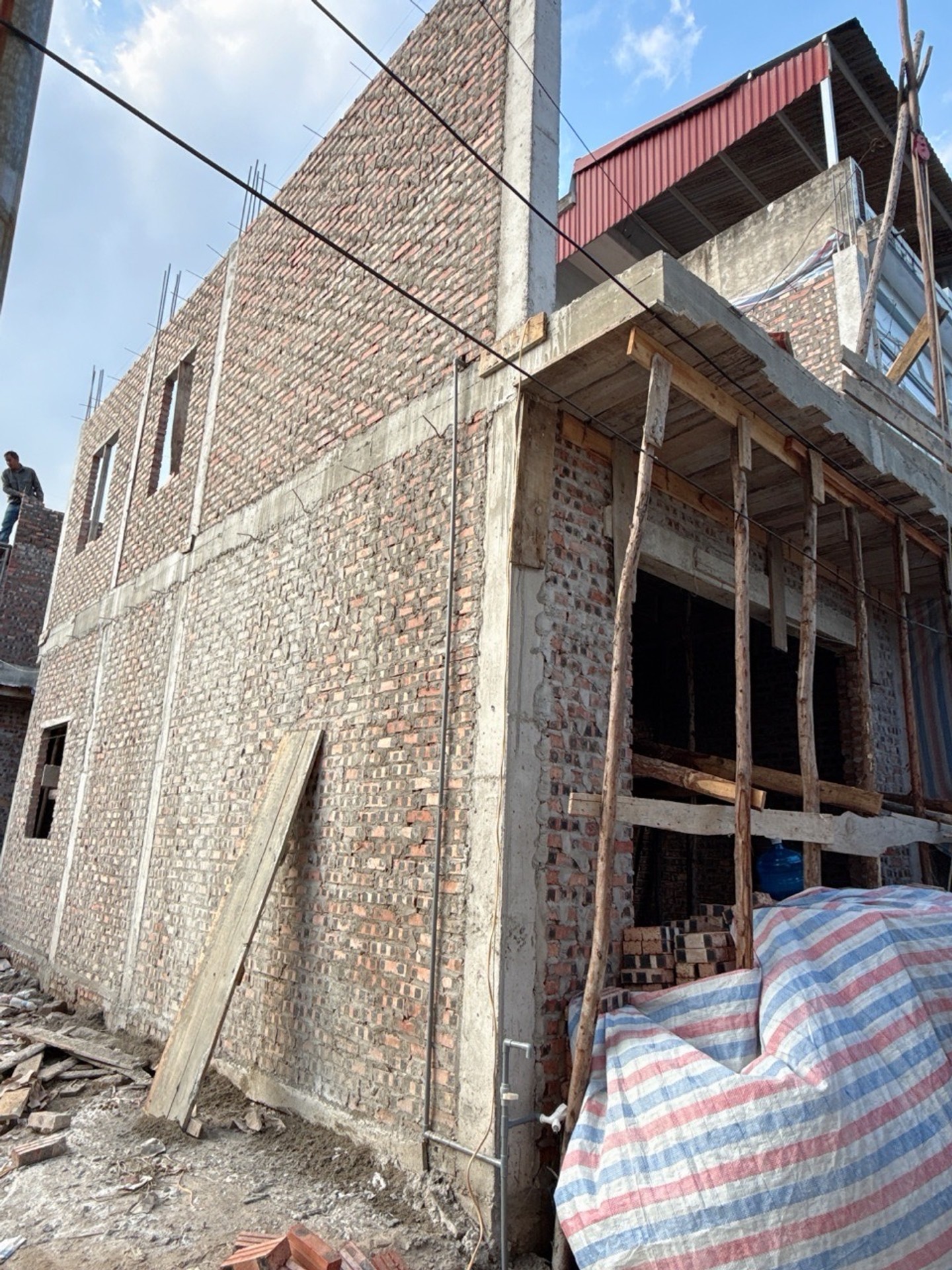 Nhà Mới Xây Kiểu Hiện Đại Tại Kiều Hạ - Vị Trí Đẹp, Cách Đường Ô Tô 50m
