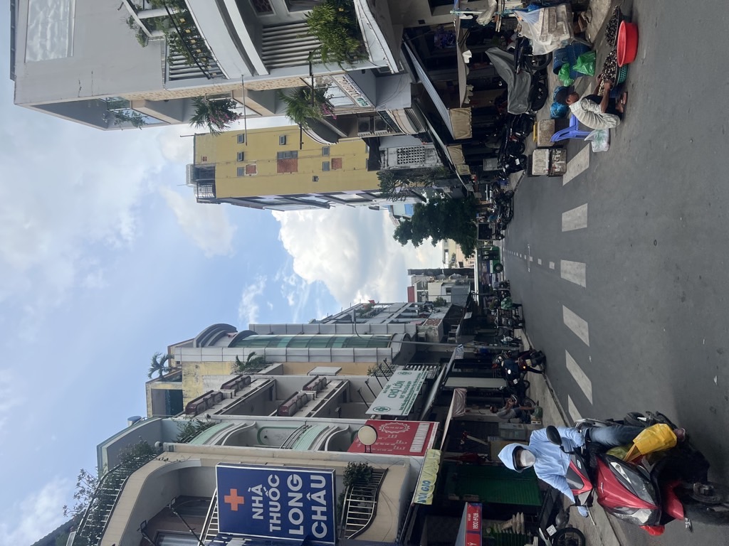 Nhà phố Quận 5 sẵn sàng kinh doanh ngay