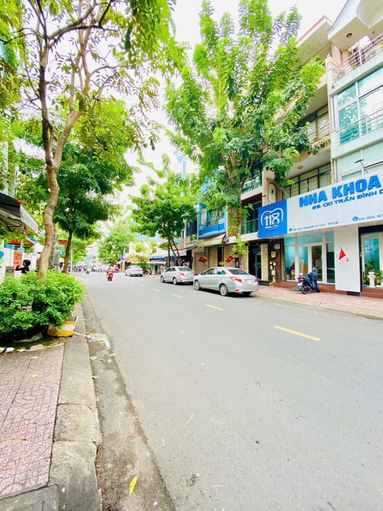 Nhà mặt phố Lý Nam Đế - Sống tiện nghi, kinh doanh đỉnh