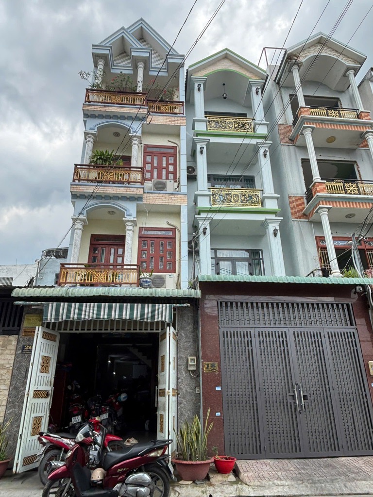 Nhà mặt phố kinh doanh quận 12 diện tích 85m², xây 4 tầng chắc chắn