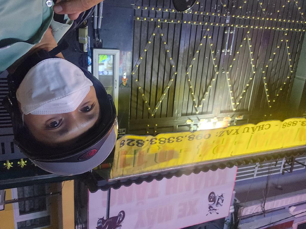 Nhà mặt phố 4 tầng sầm uất, quận 11, giá tốt