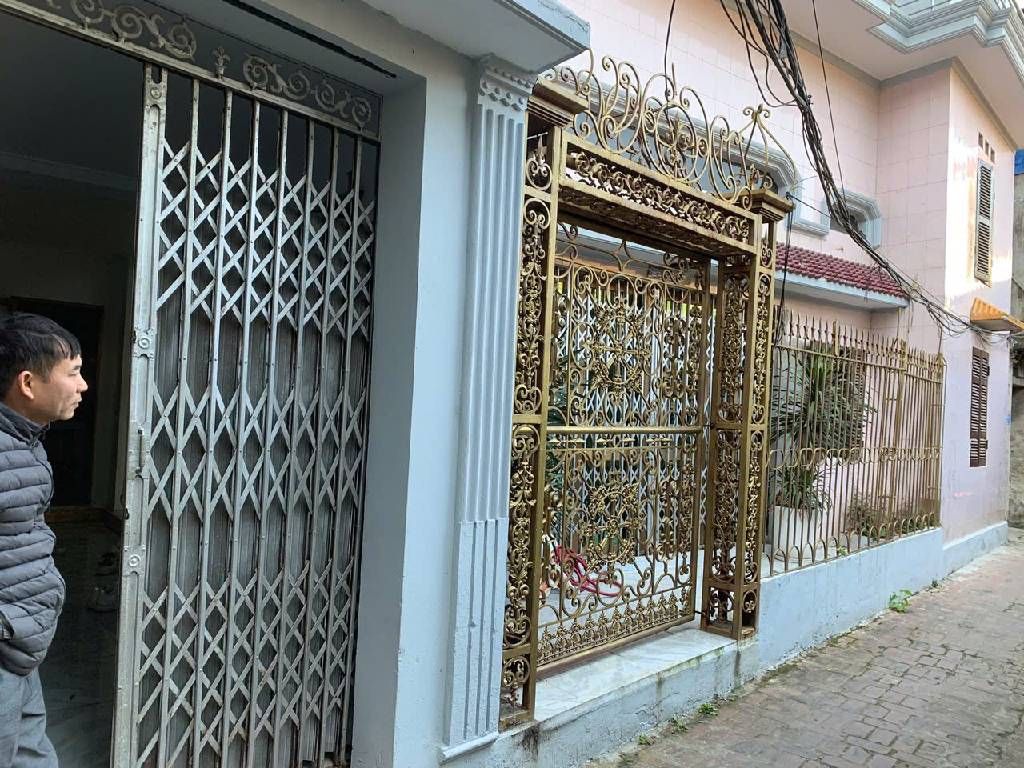 Nhà 3 tầng rộng, mặt tiền lớn tại khu vực yên tĩnh, thuận tiện di chuyển