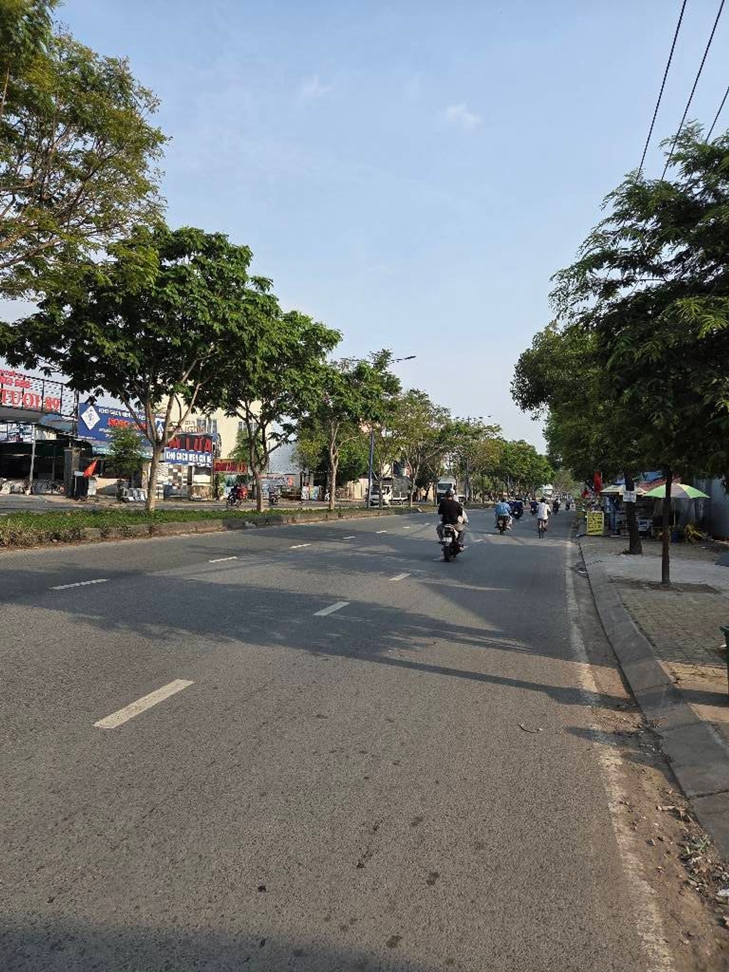 Bán nhà 2 mặt tiền rộng 226.5m2 tại Bình Chánh giá 14 tỷ