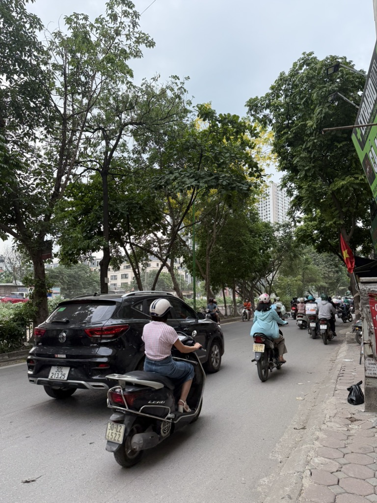 Nhà Phố Đẳng Cấp Hướng Đông Nam Tại Trịnh Đình Cửu,