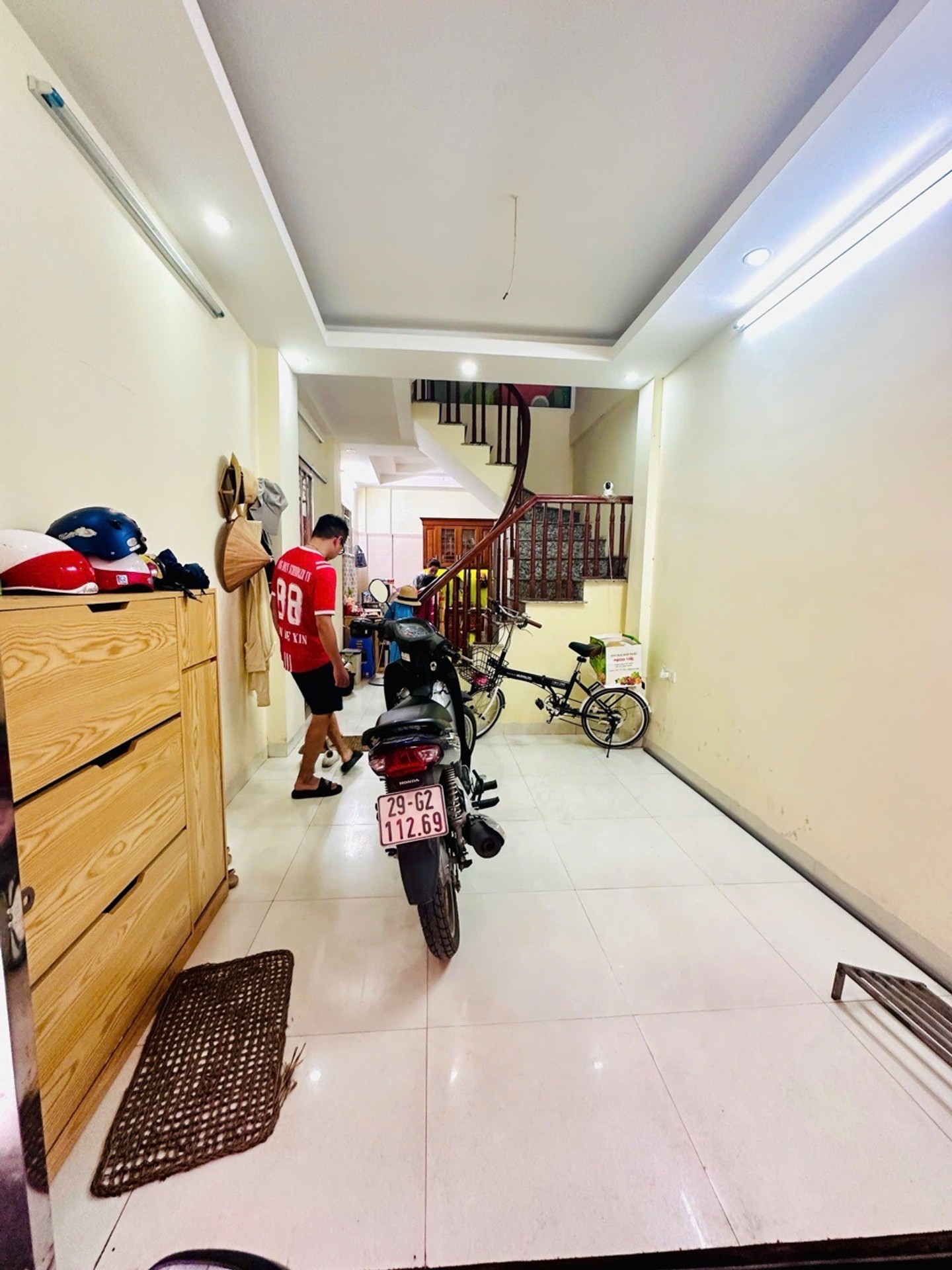 Nhà Lô Góc 5 Tầng Đẹp Gần Hồ tại Khương Trung, khu vực phát triển hàng ngày, sát vành đai 2.5
