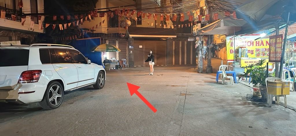 Bán nhà riêng 5 tầng có thang máy tại đường Văn Cao, diện tích 59.4m2, sổ đỏ.