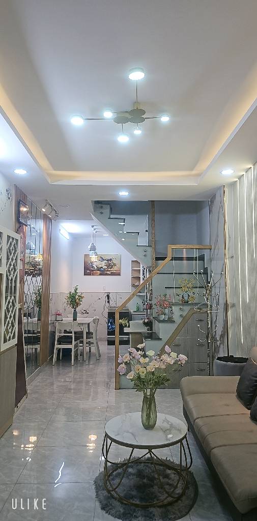 Nhà 2 tầng 30m2 hẻm xe hơi, đang cho thuê Tân Bình giá 3.85 tỷ