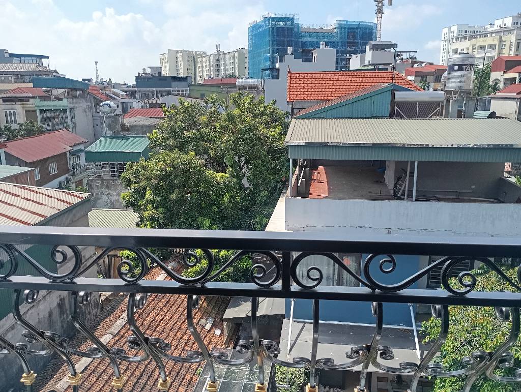 Nhà 5 tầng mới siêu đẹp phố Lý Sơn, có gara và thang máy, ko quy hoạch, ko tranh chấp!