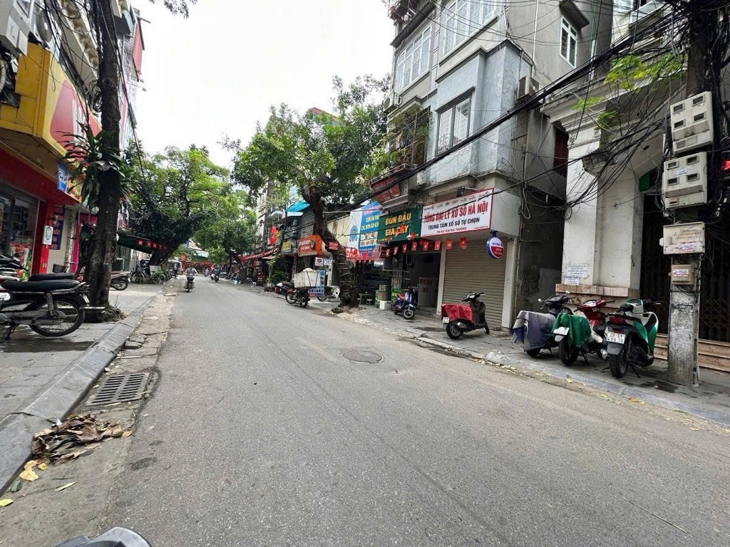 Bán nhà mặt phố Hồng Mai 28.2m2, vỉa hè rộng, kinh doanh sầm uất