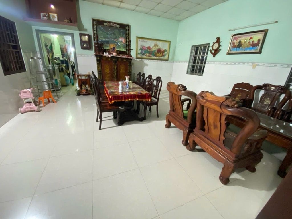 Bán nhà mặt tiền rộng 23m tại Bình Chánh, diện tích 1.400m2