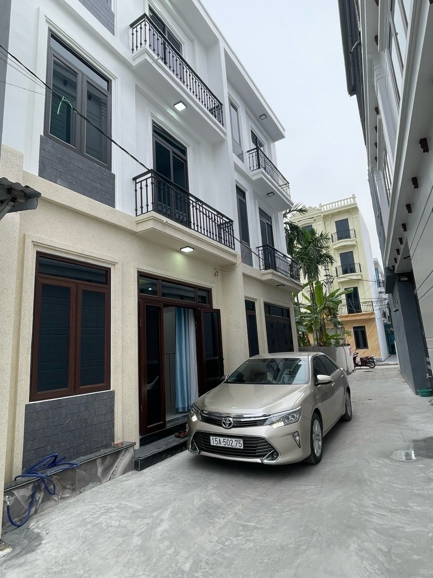 Nhà đẹp Xuân Biều, thiết kế hiện đại, ô tô qua nhà