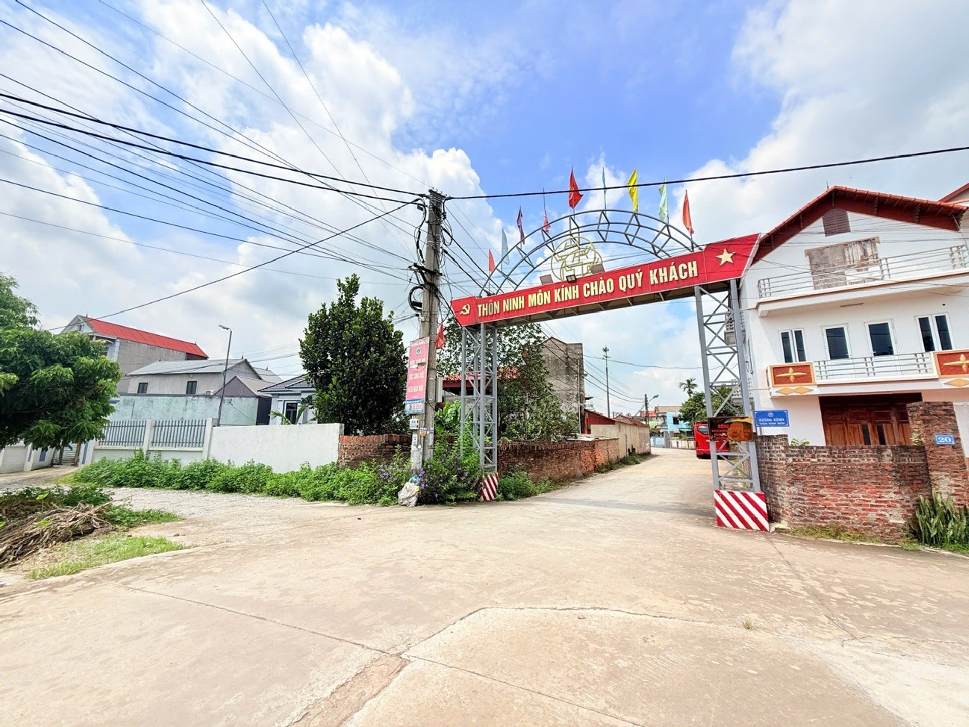 Đất Vuông Vắn Hiền Ninh - Tiện Ích Ngay Tầm Tay
