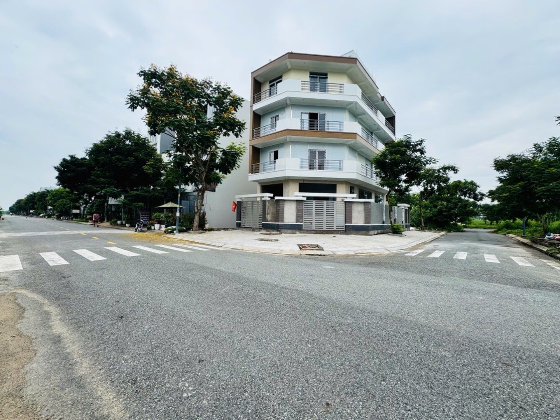 Bán đất 100m2 mặt tiền 5m khu dân cư Phong Phú, đường 16m, pháp lý hoàn chỉnh