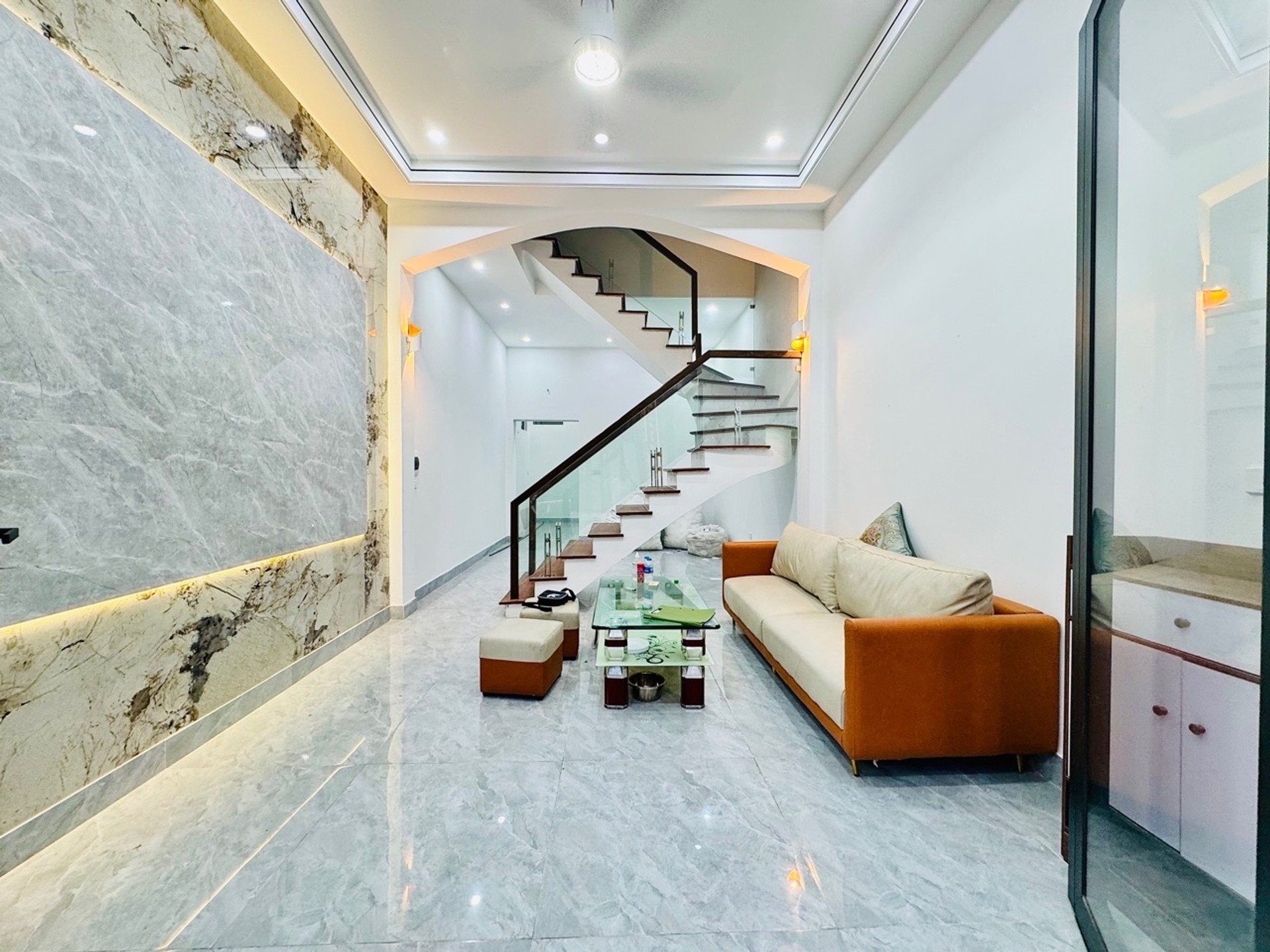 Nhà mặt phố Phương Lưu diện tích 62,5m2 kinh doanh sầm uất
