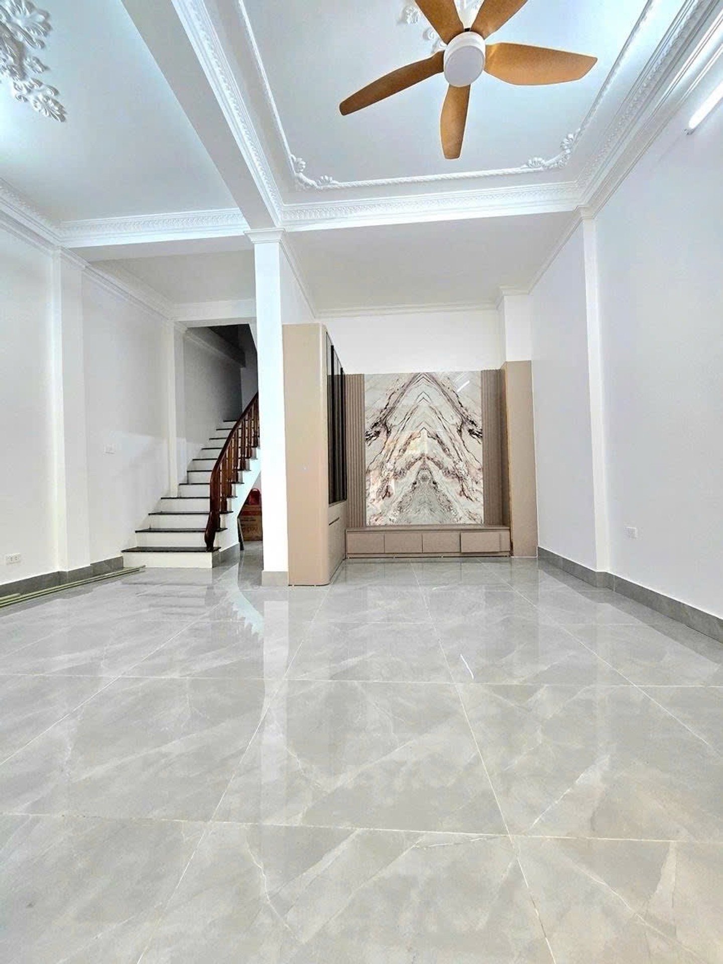 Bán nhà Ba Đình Kim Mã -Đội Cấn 5tầng ngõ thông , giá 13.8 tỷ, diện tích 50m²